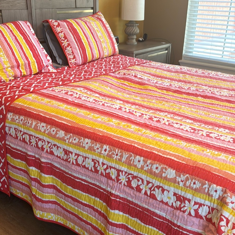 Anne Selke Coverlet And 2 Pillowsham